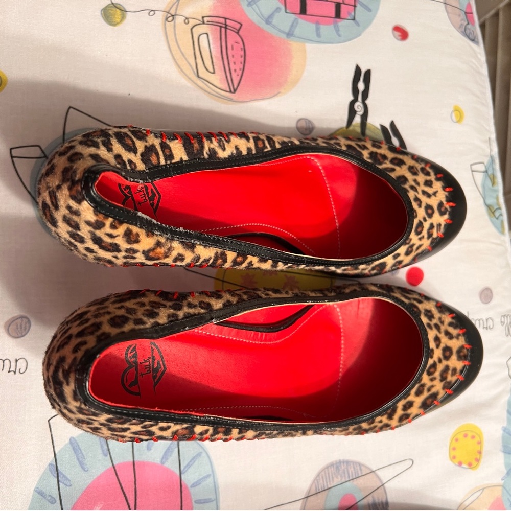 Leopard shoe